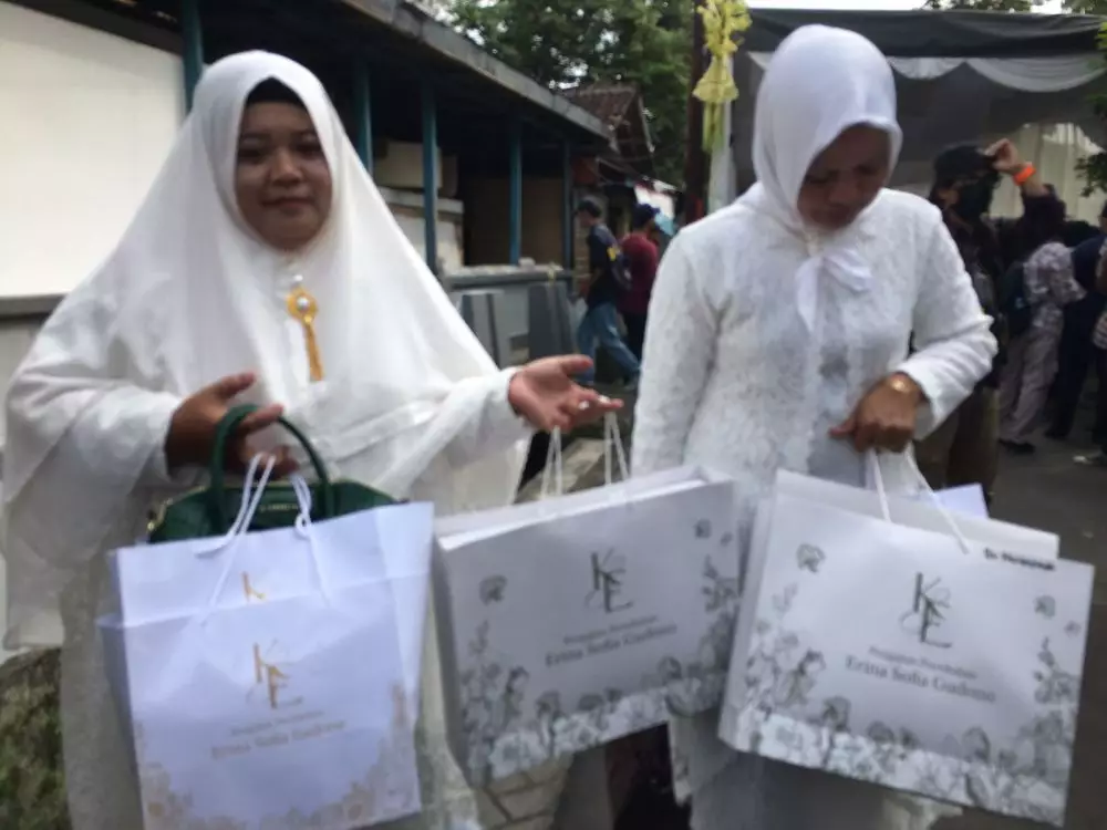 Bingkisan pengajian pernikahan Erina Gudono  © 2022 brilio.net Bingkisan pengajian pernikahan Erina Gudono  © 2022 brilio.net