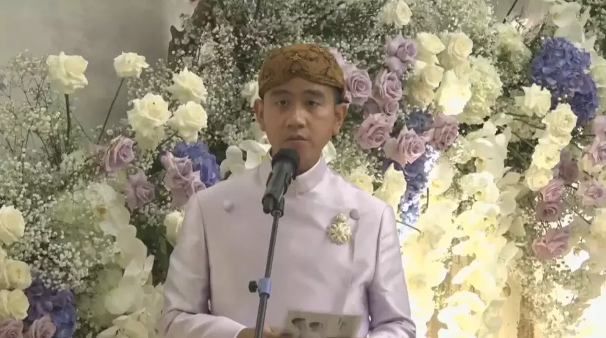 Gibran kenalkan Kaesang ke keluarga Erina © YouTube Gibran kenalkan Kaesang ke keluarga Erina © YouTube