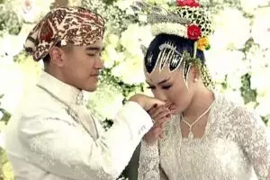 Ketahuan menitikkan air mata saat ijab kabul, Kaesang yang sah jadi suami Erina: Itu cuma akting aja