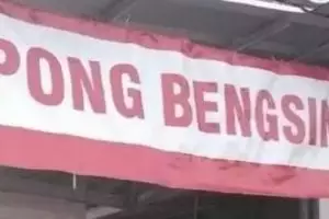 11 Tulisan typo di penjual bensin ini bikin gagal paham, sengaja dipelesetin?