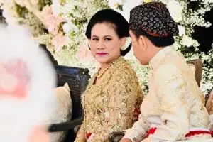 Disebut miliki wajah 'njawani', intip 10 pesona Iriana Jokowi di pernikahan ketiga anaknya