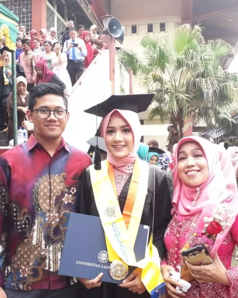 Pekerjaan orang tua Erina Gudono Instagram