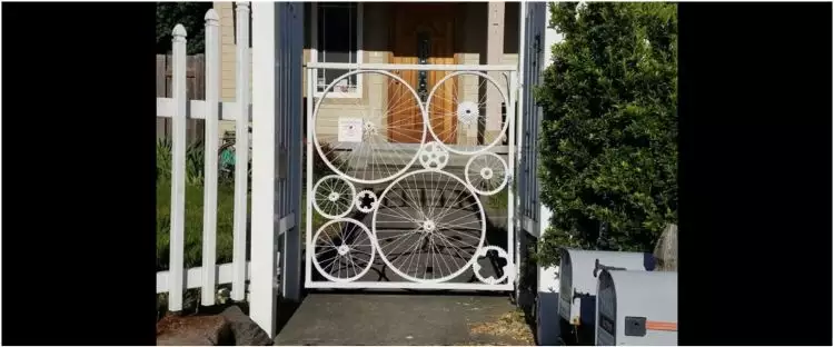 11 Desain unik pagar rumah ini beda dari yang lain, ada bentuk sepeda