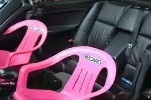 11 Potret modifikasi jok mobil ini nyeleneh abis, bikin nggak habis pikir