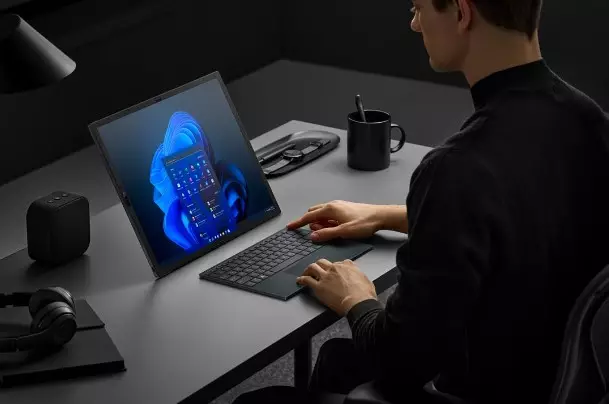 ASUS OLED Lipat © 2022 brilio.net