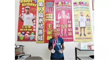 kakek lari marathon © 2022 brilio.net