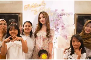 11 Potret kue ultah Natasha Wilona ke-24, dari Verrell Bramasta curi perhatian
