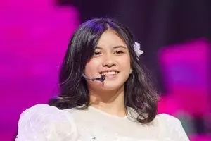 Eks personel JKT48 ini sekarang jualan nasi bakar, intip 11 potret terbarunya