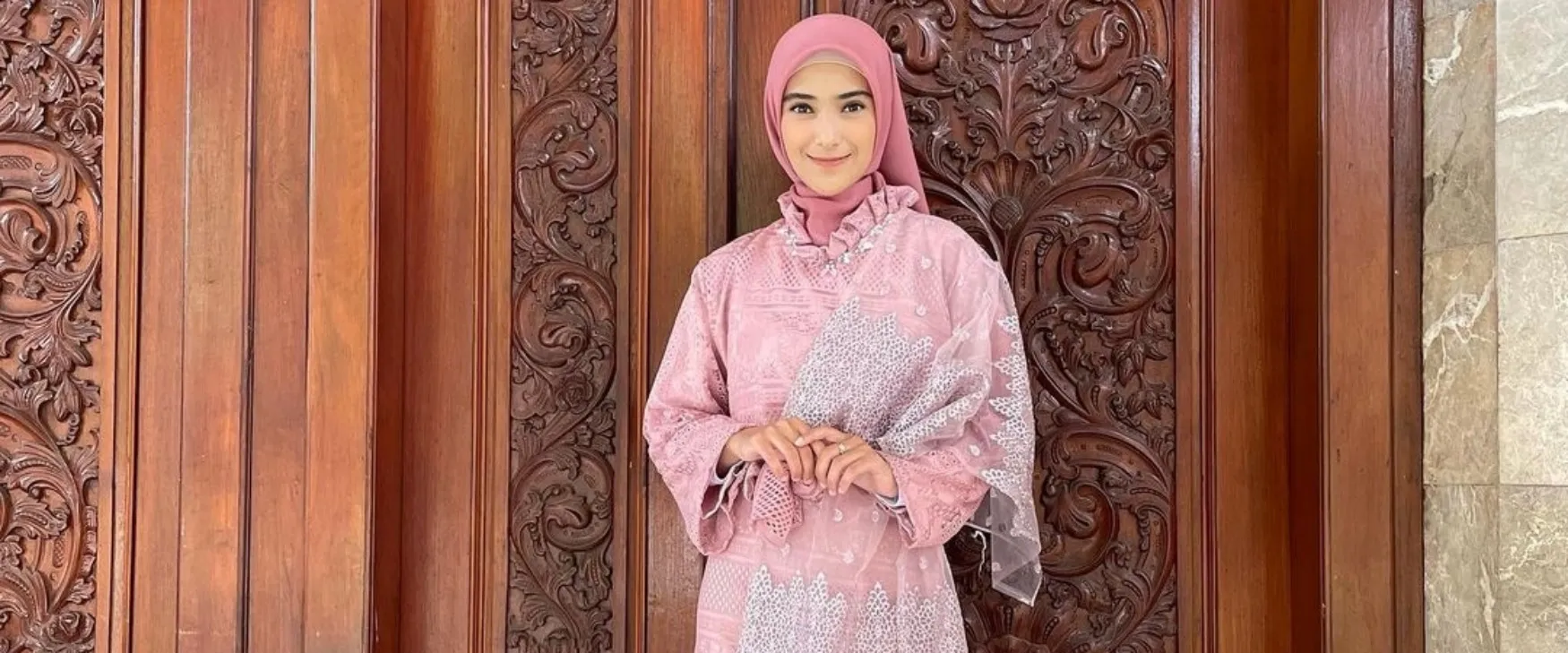 11 Potret Nadya Mustika jalani pemotretan bertema glamour, kecantikannya dipuji bak Mulan Jameela