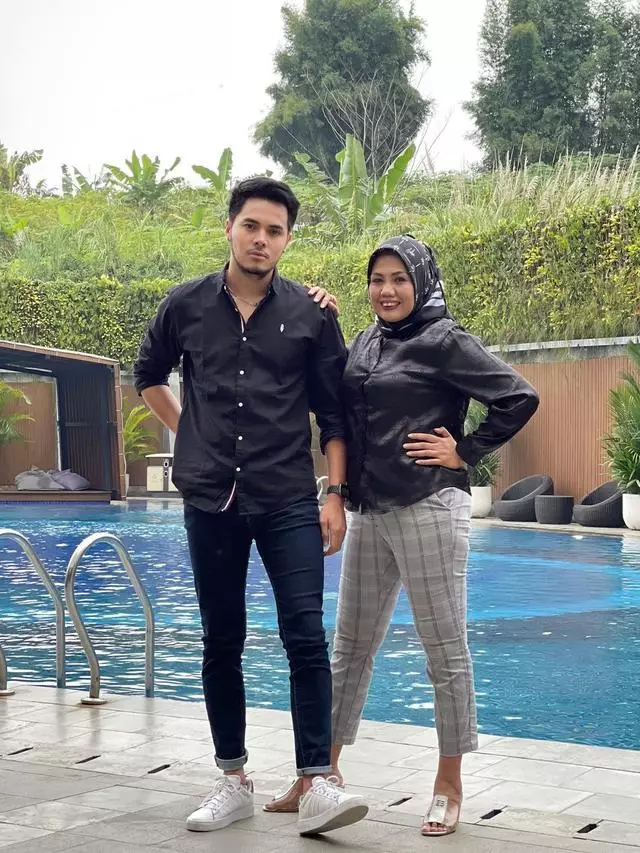 elly sugigi menyesal tuding berselingkuh © instagram elly sugigi menyesal tuding berselingkuh © instagram