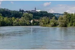 Bukan di Swiss, penampakan sungai jernih di Kebumen ini layaknya Sungai Aare