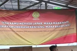11 Cara pedagang mengingatkan pembeli untuk bayar ini bikin nggak habis pikir