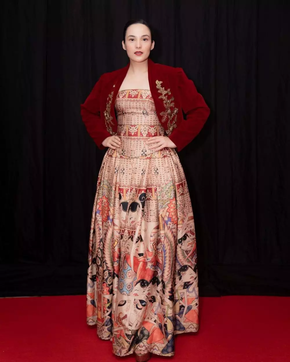 OOTD Chelsea Islan dengan dress simpel © berbagai sumber