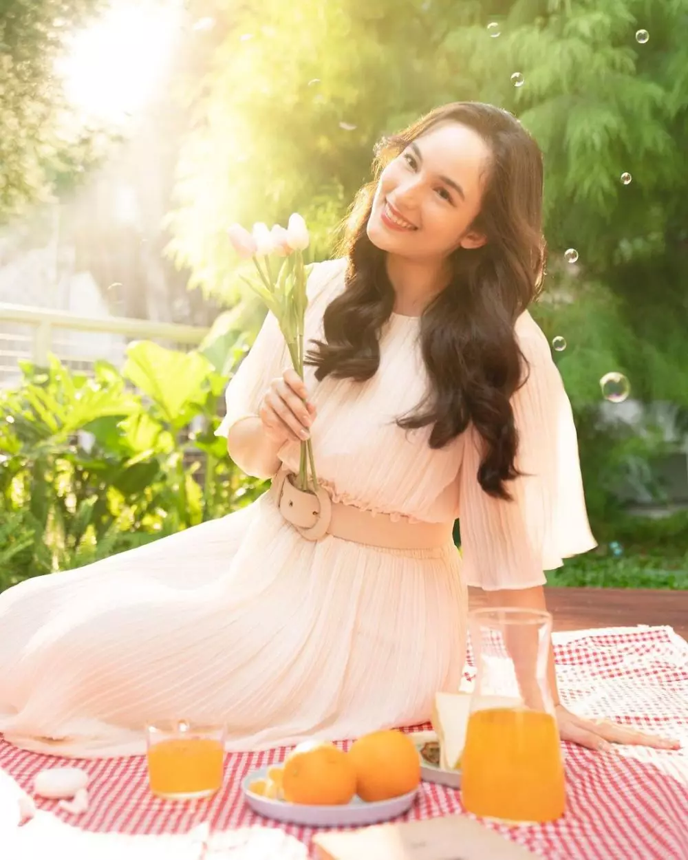 OOTD Chelsea Islan dengan dress simpel © berbagai sumber