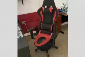 11 Potret kursi komputer ini nyeleneh abis, bikin yang lihat nggak habis pikir