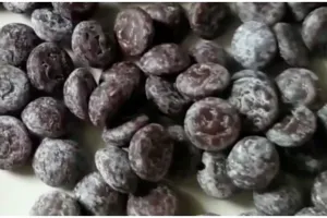 Jangan langsung dibuang, ini trik simpel mengolah cokelat berbintik putih