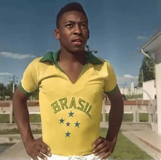 Pele ternyata punya nama asli yang berbeda © 2022 Instagram  Pele ternyata punya nama asli yang berbeda © 2022 Instagram
