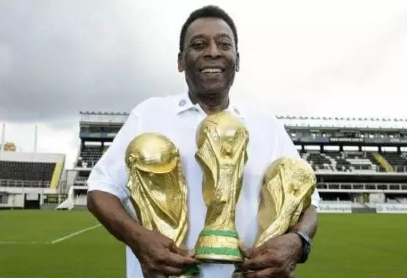 Pele ternyata punya nama asli yang berbeda © 2022 Instagram  Pele ternyata punya nama asli yang berbeda © 2022 Instagram