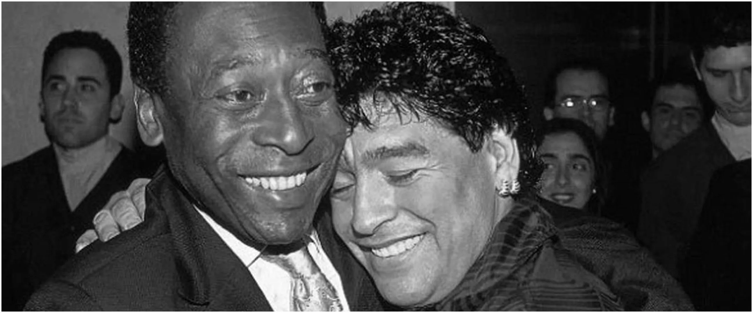 Berdoa bisa main sepakbola di surga, ini 11 potret persahabatan dua legenda dunia Pele dan Maradona