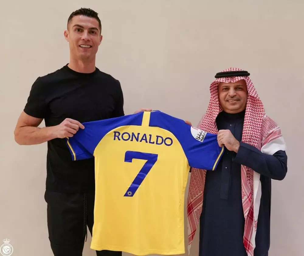Ronaldo resmi diboyong ke klub Arab Saudi Twitter Ronaldo resmi diboyong ke klub Arab Saudi Twitter