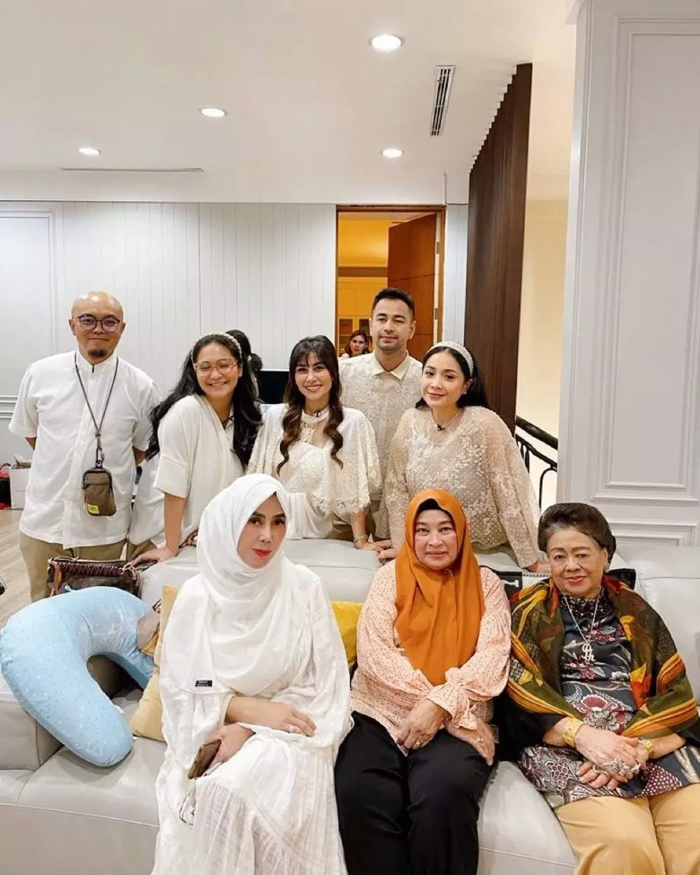 potret kebersamaan raffi ahmad dan mami popon © berbagai sumber potret kebersamaan raffi ahmad dan mami popon © berbagai sumber