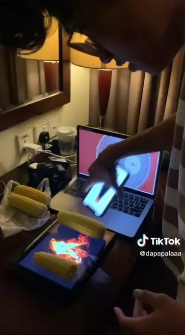 sekelompok pemuda bakar jagung © TikTok