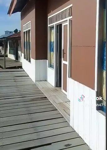 rumah kayu ini bikin takjub © 2023 brilio.net