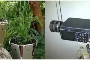 10 Kelakuan absurd orang memanfaatkan HP bekas, lucunya kelewat kreatif