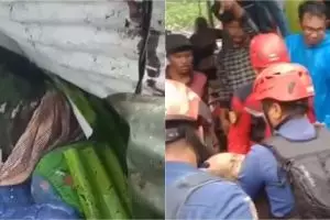 Terimpit pohon ambruk, kakek ini tetap santai sambil isap rokok menunggu evakuasi damkar