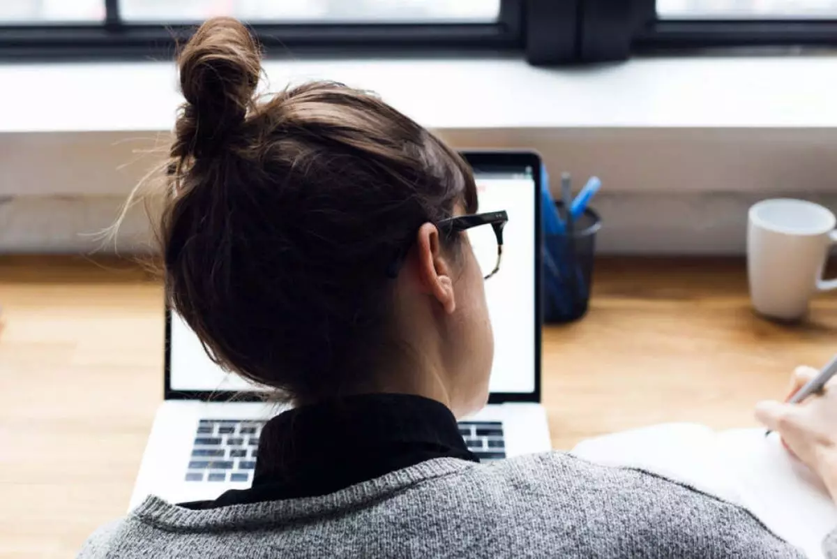 Cara mempercepat proses copy file besar pada laptop dan komputer, waktu tunggu jadi lebih singkat
