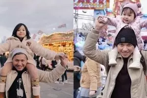 Potret 7 seleb remake foto lawas bareng anak, nostalgia masa lalu