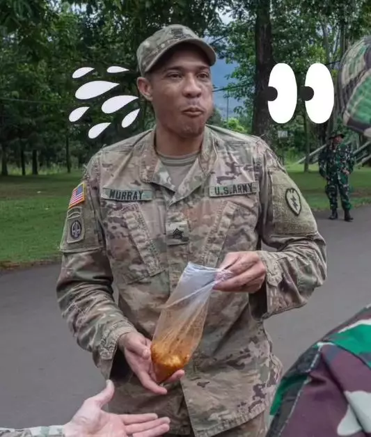 Potret tentara Amerika Serikat jajan cilok dan siomay di Indonesia Instagram