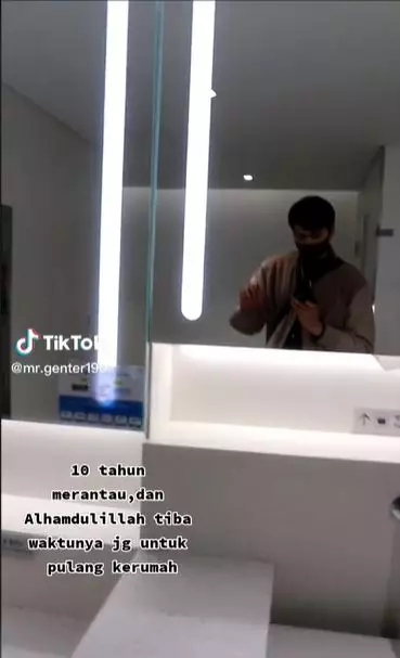 10 tahun merantau pria ini pulang © 2022 TikTok