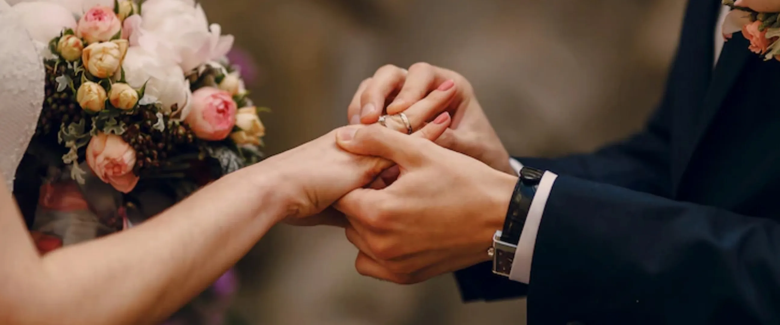 Pengantin ini tidak boleh lihat cermin saat dirias, intip potret hasil makeup-nya yang bikin kecewa