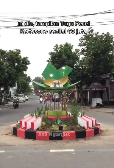 Penampakan Tugu Kertosono rogoh dana Rp 60 juta Berbagai sumber