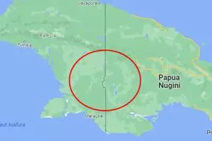 Garis lengkung di perbatasan Papua Nugini & Indonesia ini rupanya punya kisah seram di baliknya