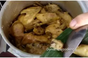 Trik bikin ayam tulang lunak agar dagingnya nggak hancur, praktis dan gampang ditiru