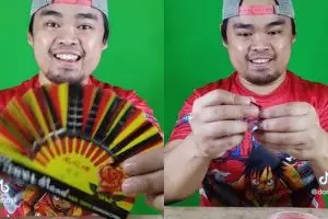 Pakai jepit rambut, ini trik unik membuka plastik penutup jelly yang sulit ditarik