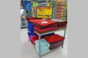 11 Potret spanduk promo ini kelewat kreatif, bikin mikir dua kali