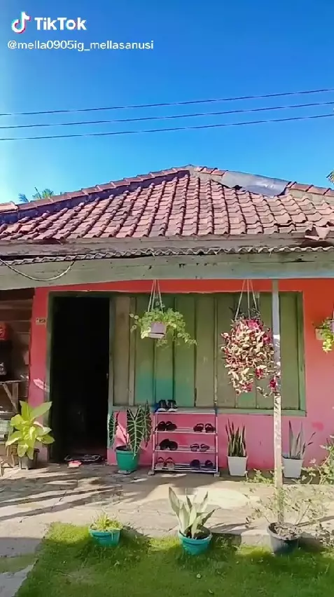 rumah papan apik sederhana © TikTok/@mella0905ig_mellasanusi 