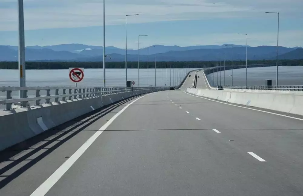 Jembatan Sultan Haji Omar Ali Saifuddien temburong Berbagai sumber Jembatan Sultan Haji Omar Ali Saifuddien temburong Berbagai sumber