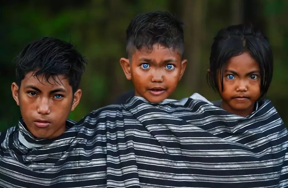 Suku di Indonesia yang punya mata biru Instagram Suku di Indonesia yang punya mata biru Instagram