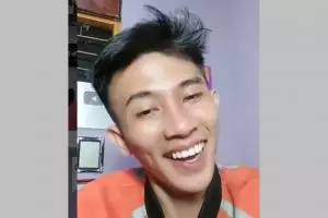 Kisah driver ojek online terima orderan antar jemput penumpang, malah diminta potong ari-ari kucing