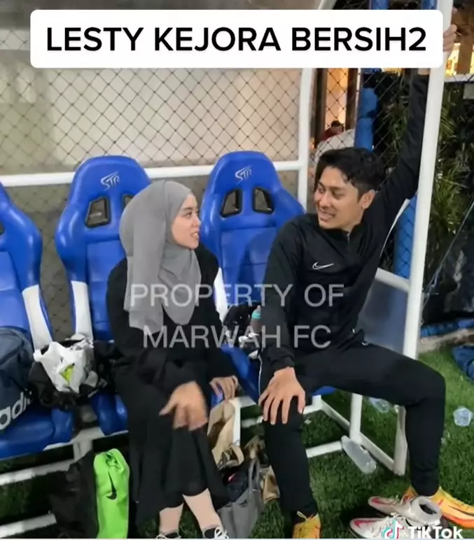 aksi bersih-bersih lesty kejora tuai pujian © berbagai sumber