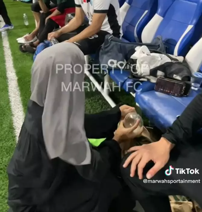 aksi bersih-bersih lesty kejora tuai pujian © berbagai sumber