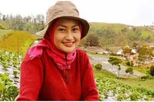 Bahagia kini tekuni profesi petani, 9 potret ladang luas milik Novi Listiana mantan pedangdut