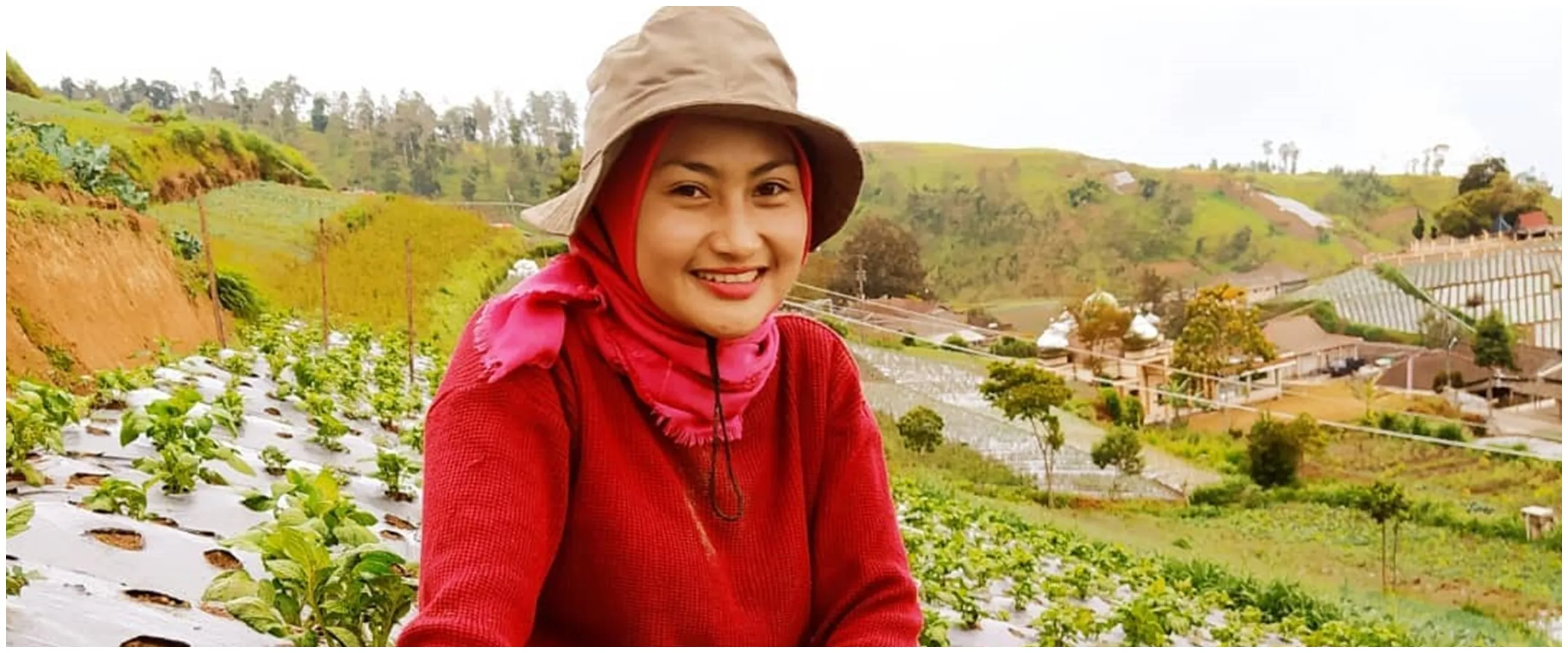 Bahagia kini tekuni profesi petani, 9 potret ladang luas milik Novi Listiana mantan pedangdut