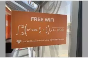 11 Potret nyeleneh bikin password WiFi, susah ditebak endingnya bikin kesal