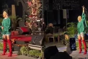Penari kabaret ini sukses lip sync seperti Agnez Mo, gaya parodinya kocak abis