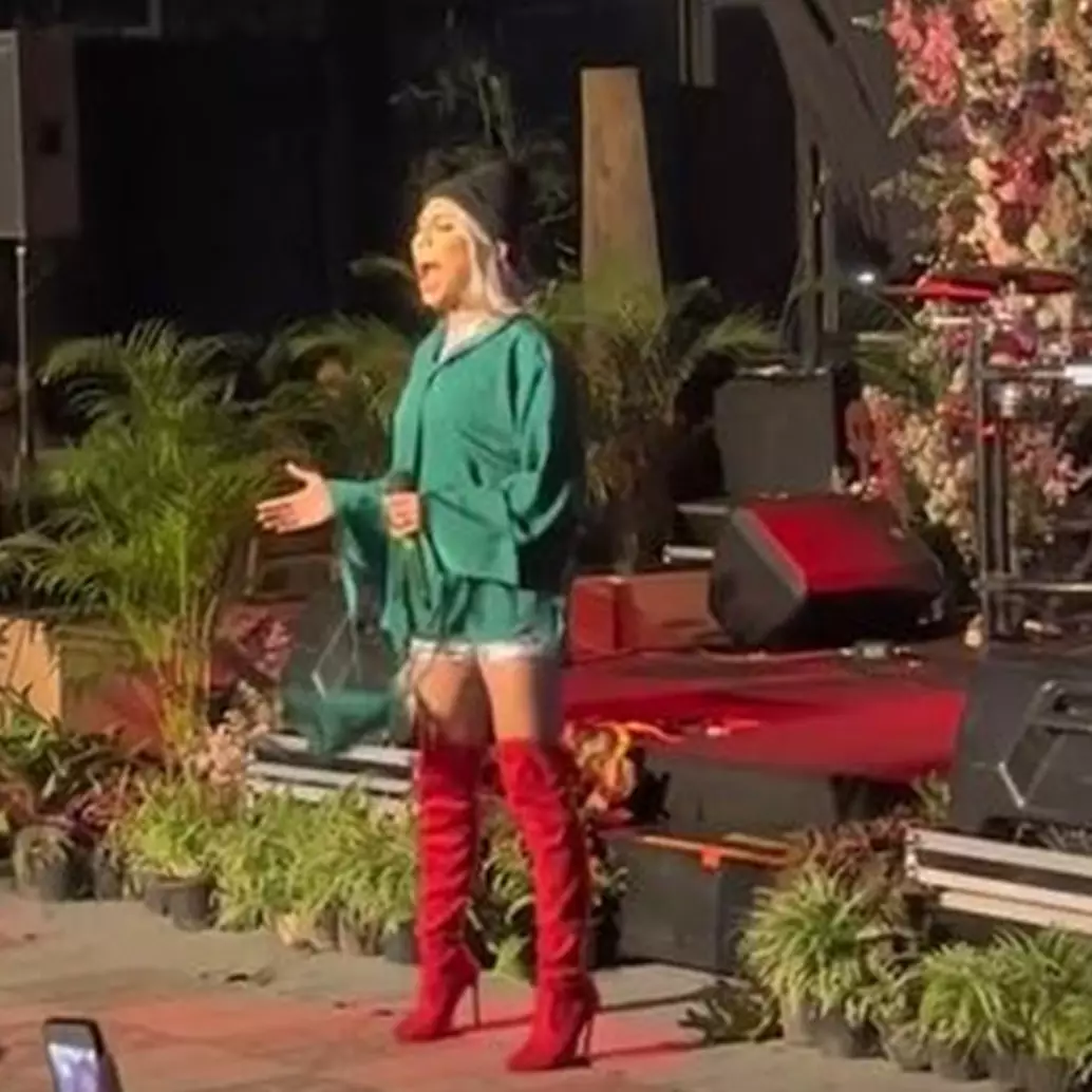 Penari kabaret ini sukses lip sync seperti Agnez Mo, gaya parodinya kocak abis